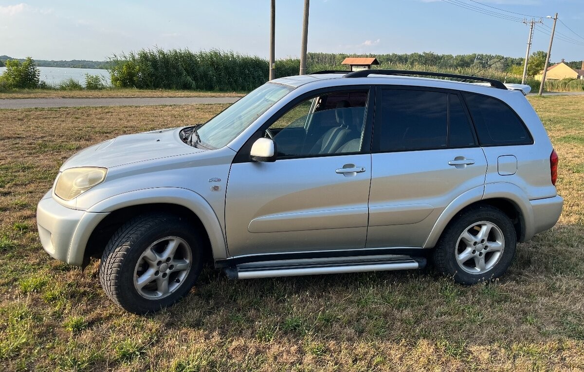Toyota RAV4 2,0   D4D (2005) NOVÁ STK