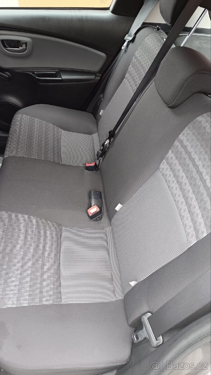 toyota-yaris-1-3 - 3