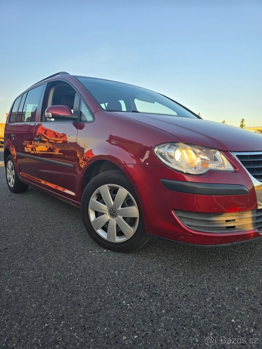 volkswagen-touran-1-4-tsi-103kw - 1
