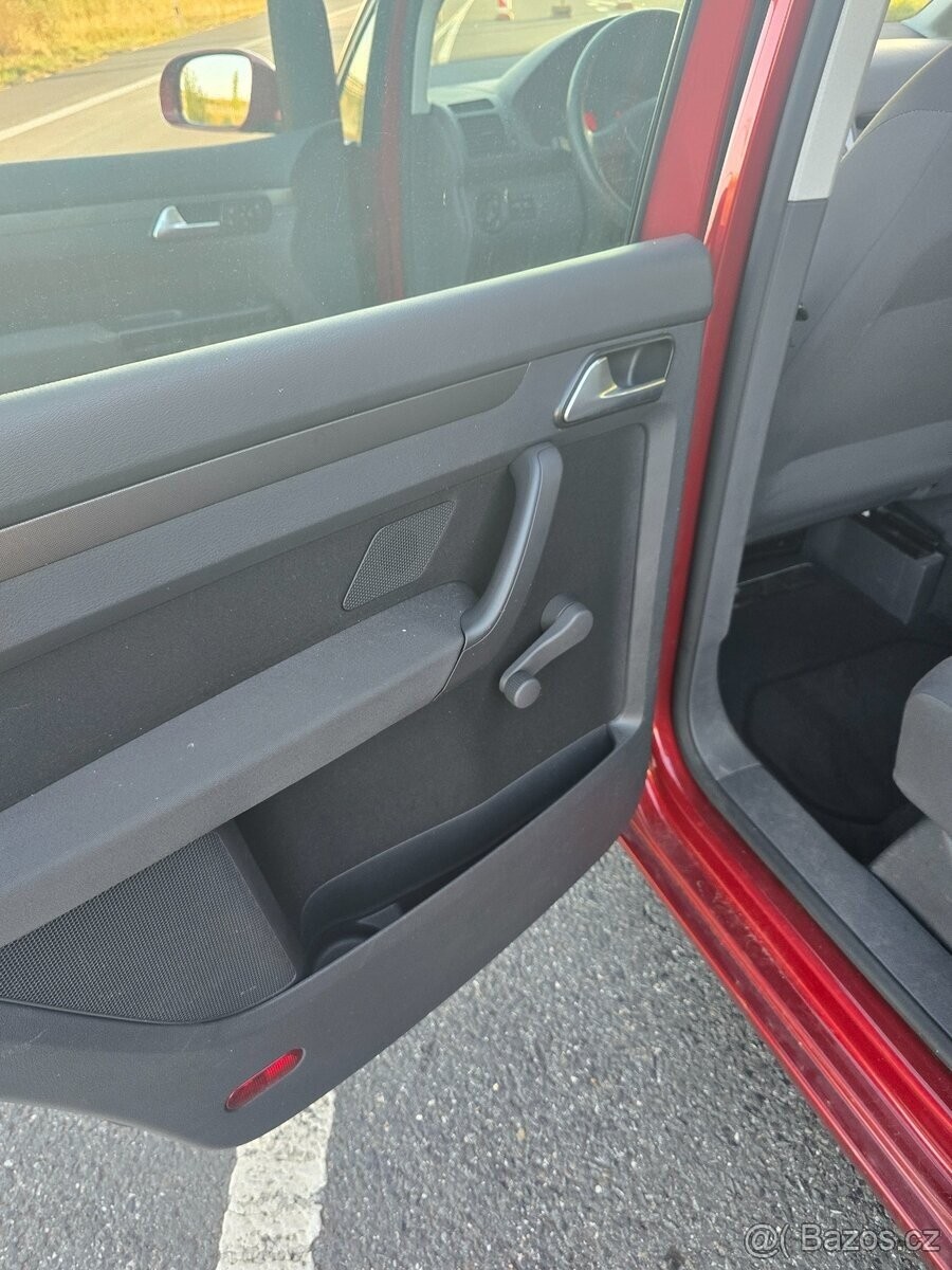 volkswagen-touran-1-4-tsi-103kw - 8