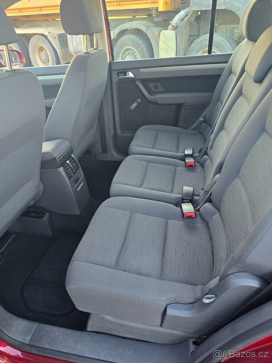 volkswagen-touran-1-4-tsi-103kw - 9