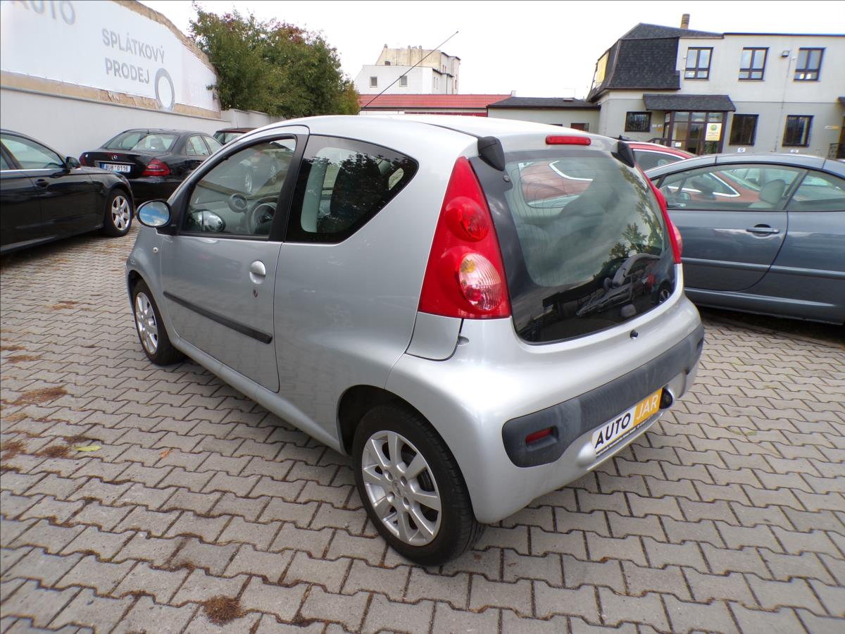 peugeot-107-1-0-i-klimatizace - 3