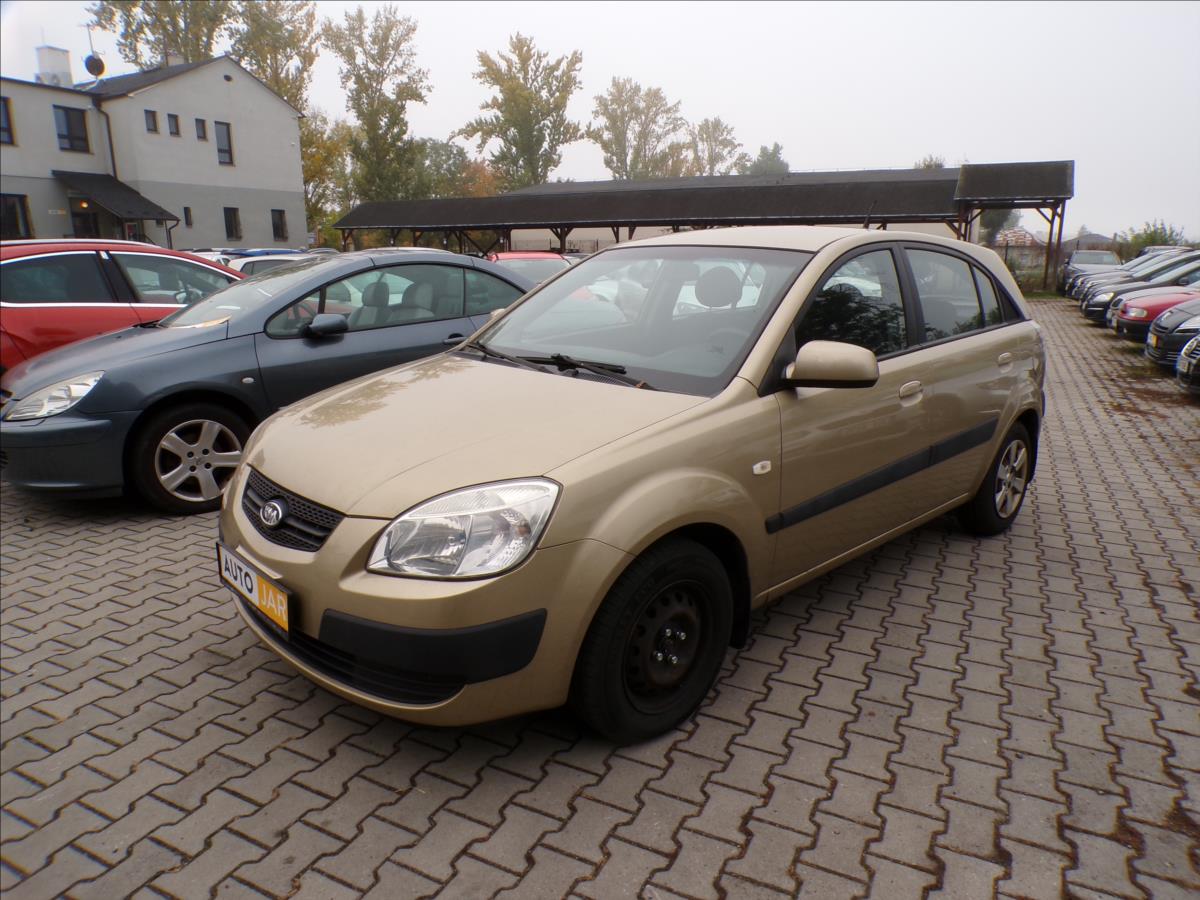 kia-rio-1-4-16v-klimatizace - 2