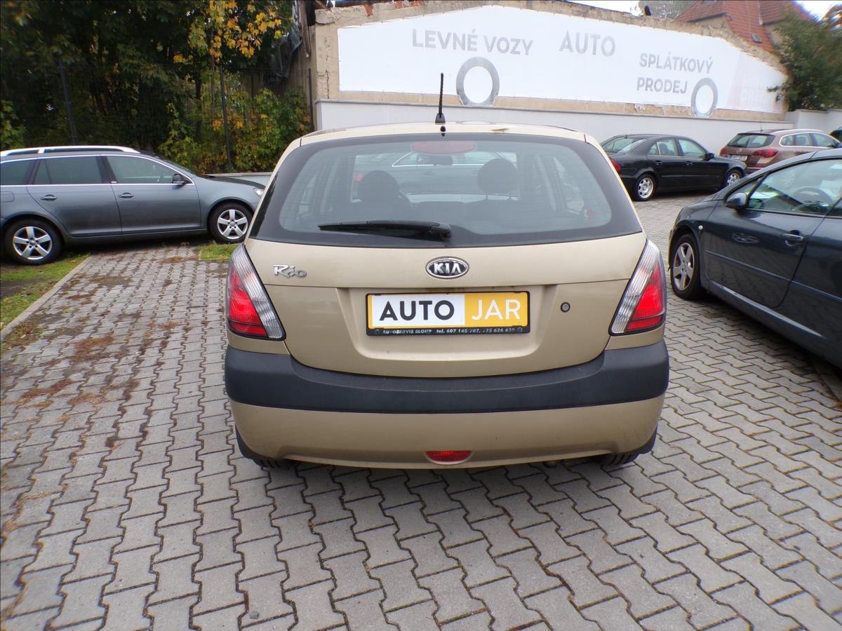 kia-rio-1-4-16v-klimatizace - 4
