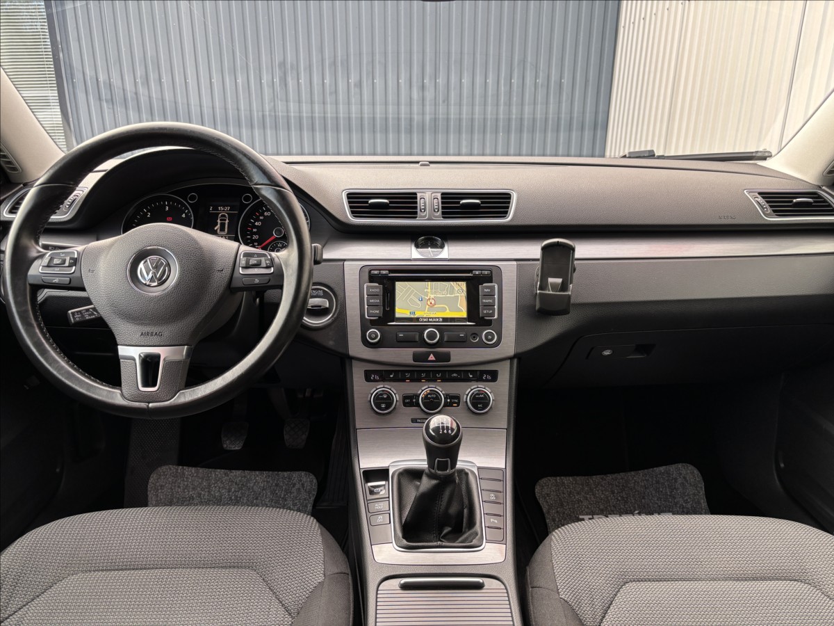 volkswagen-passat-var-2-0-tdi-comfortline - 9