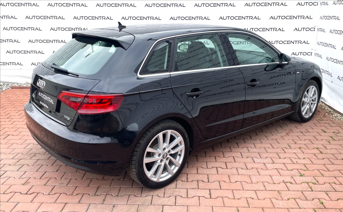 audi-a3-1-4-tfsi-s-line-90kw-navi-servisovano - 3