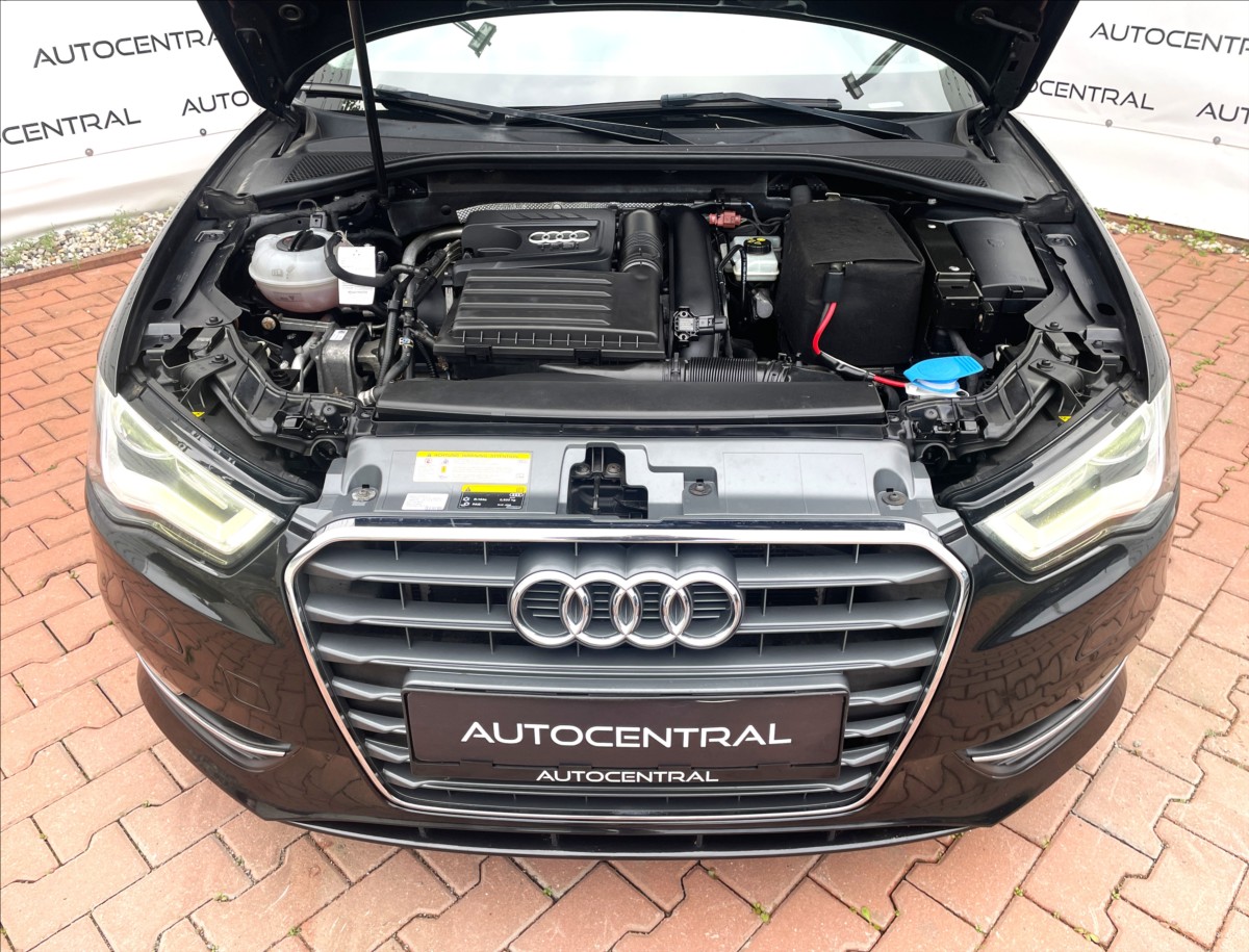 audi-a3-1-4-tfsi-s-line-90kw-navi-servisovano - 7