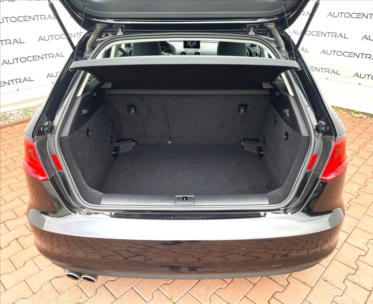 audi-a3-1-4-tfsi-s-line-90kw-navi-servisovano - 9