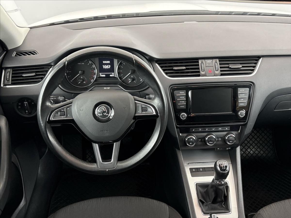 skoda-octavia-1-6-tdi-style-combi - 4