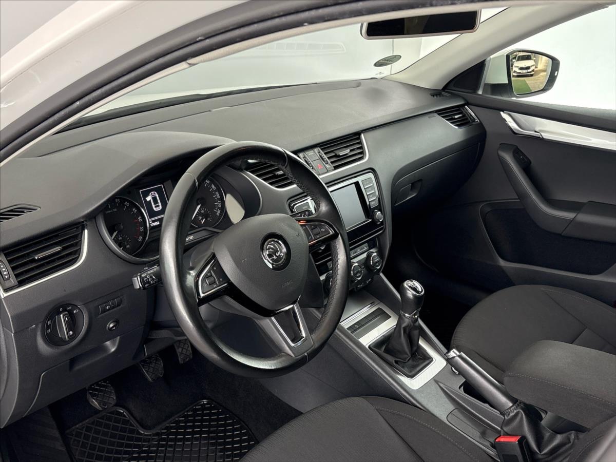 skoda-octavia-1-6-tdi-style-combi - 5