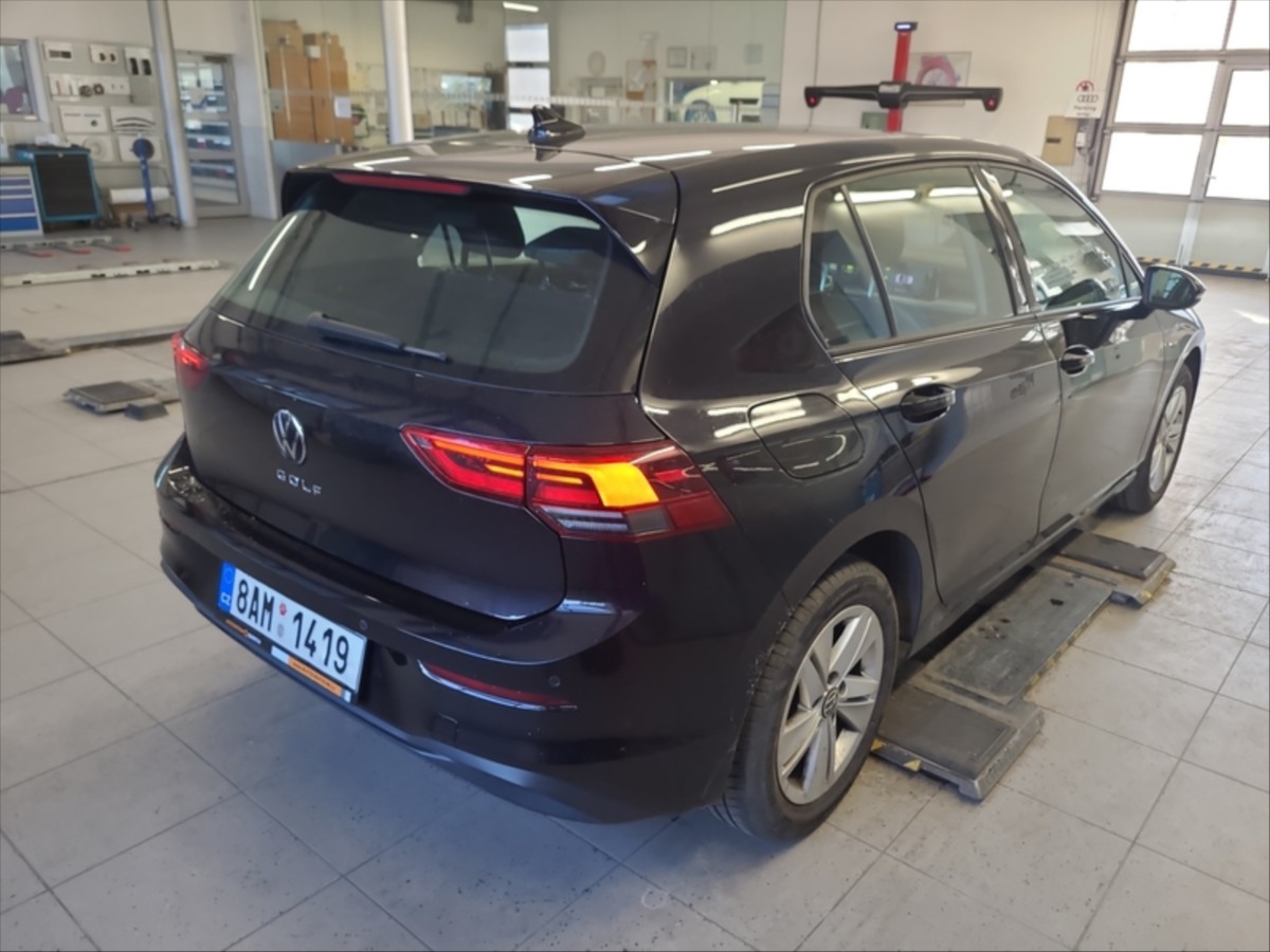 volkswagen-golf-1-0-tsi-81kw - 5