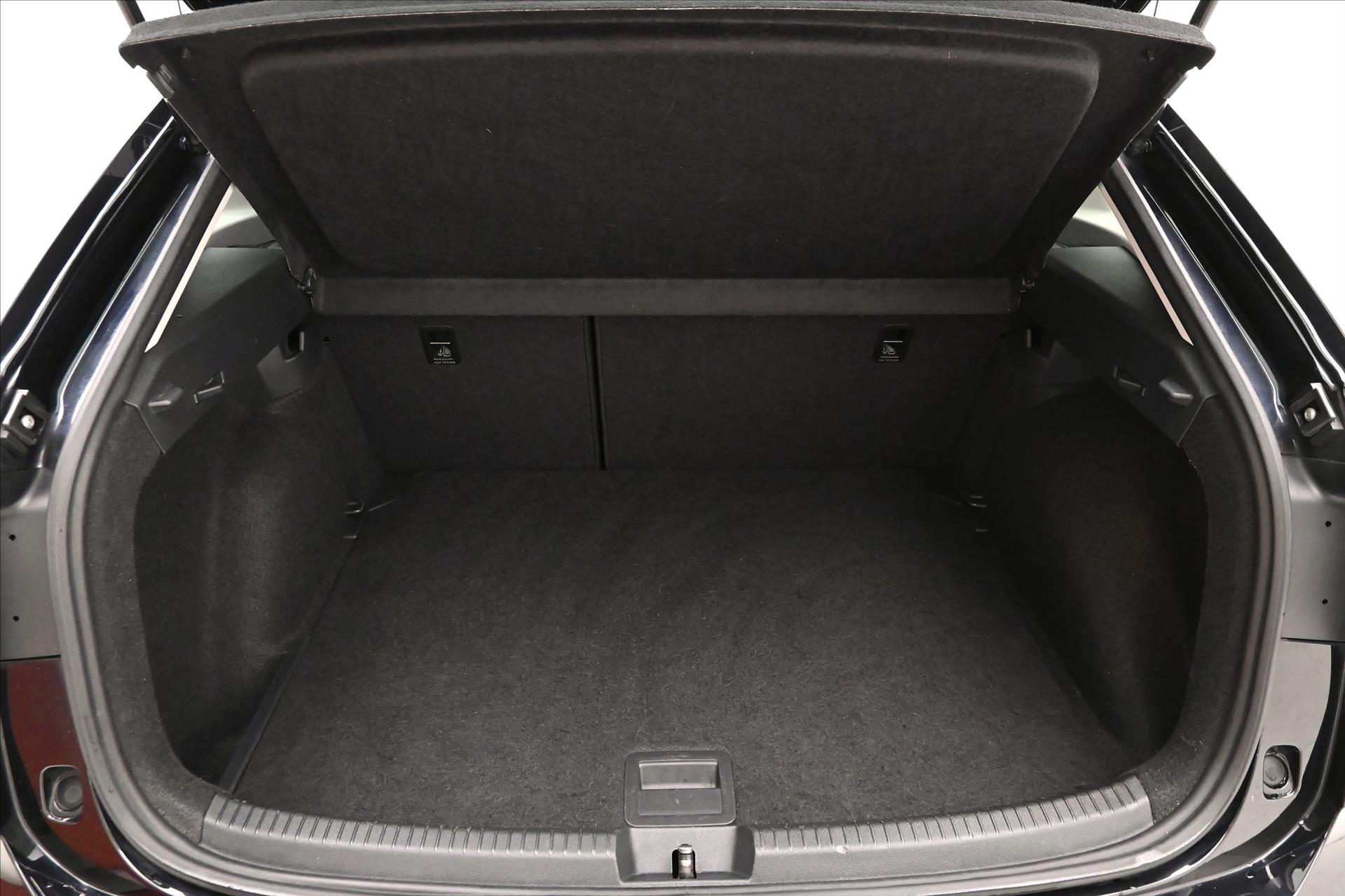 volkswagen-taigo-1-0-tsi-81-kw-dsg-life-zaruka-az-5-let - 9