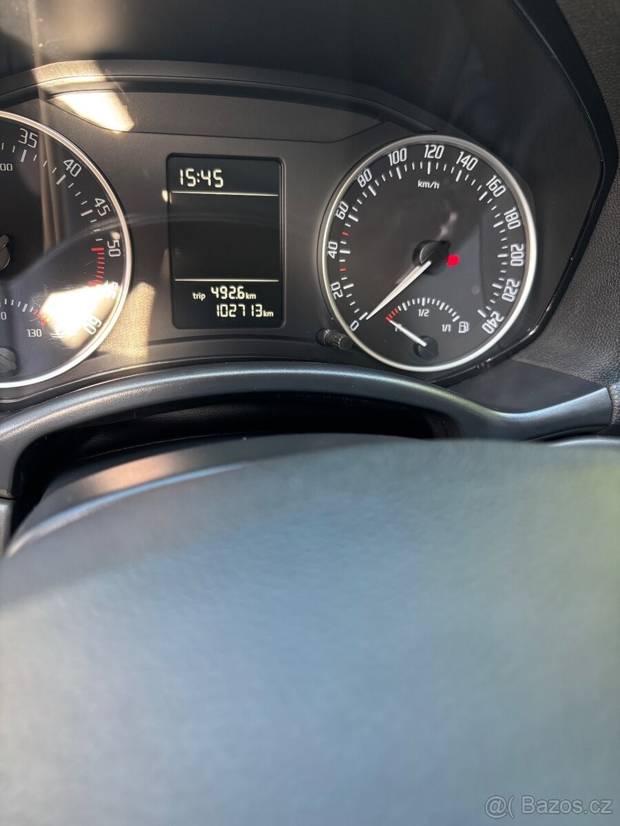 skoda-octavia-1-6-tdi-77-kw-2011-102-000-km - 6