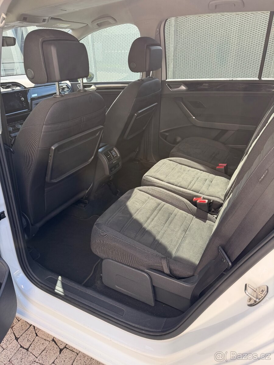 volkswagen-touran-2-0-tdi-140kw-highline - 4