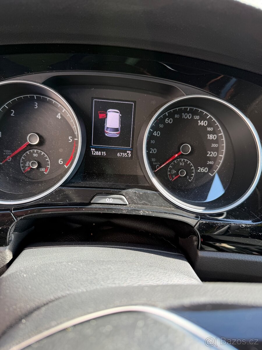 volkswagen-touran-2-0-tdi-140kw-highline - 8