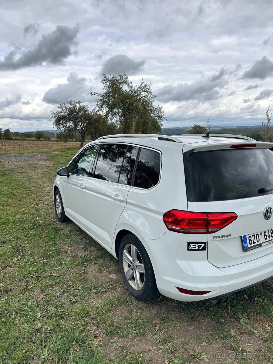 volkswagen-touran-1-4-highline-tsi-7-mist - 1