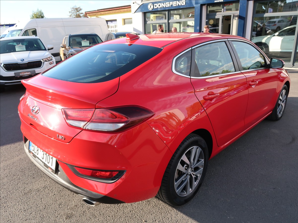 hyundai-i30-1-0-t-gdi-88kw-1majcr-klima - 2