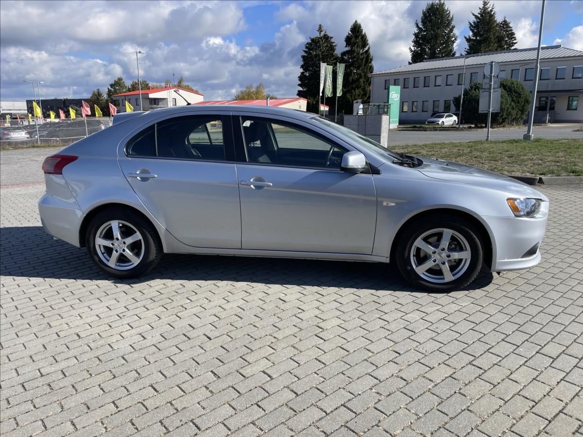 mitsubishi-lancer-1-6-i-86kw-invite-klima-tazne - 4