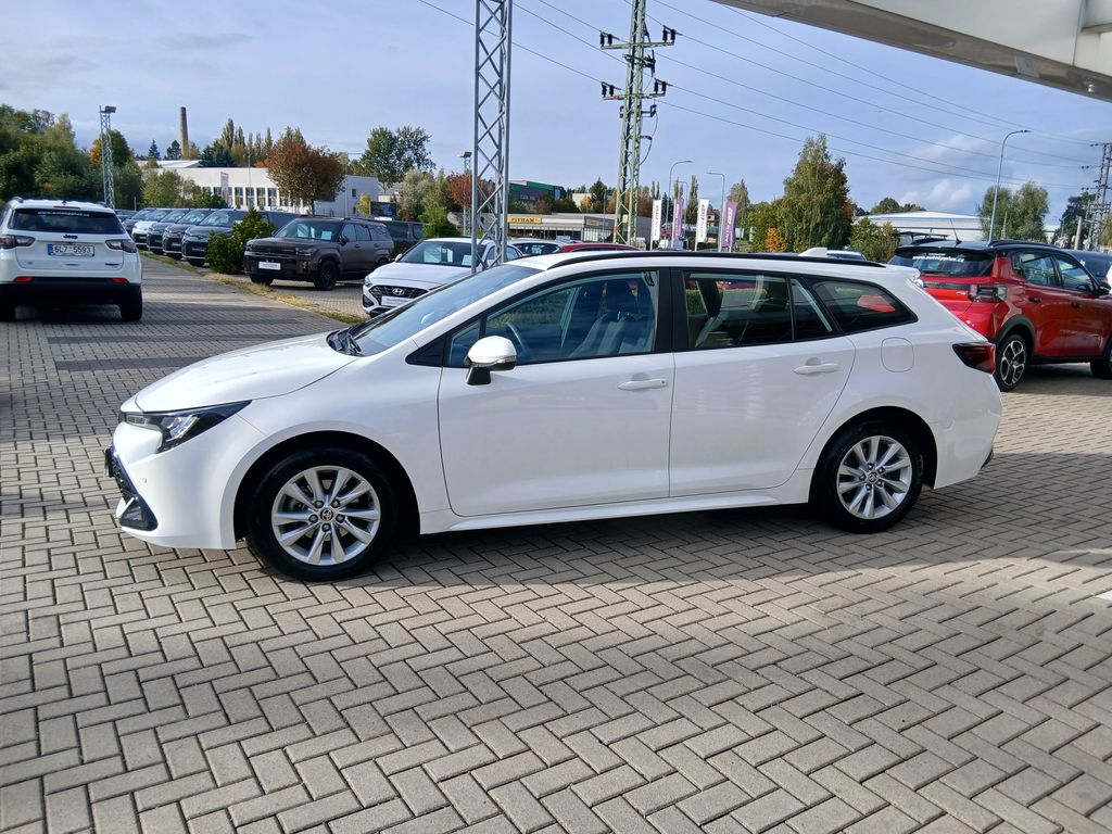 toyota-corolla-1-8-hybrid-comfort-tech-ts - 1