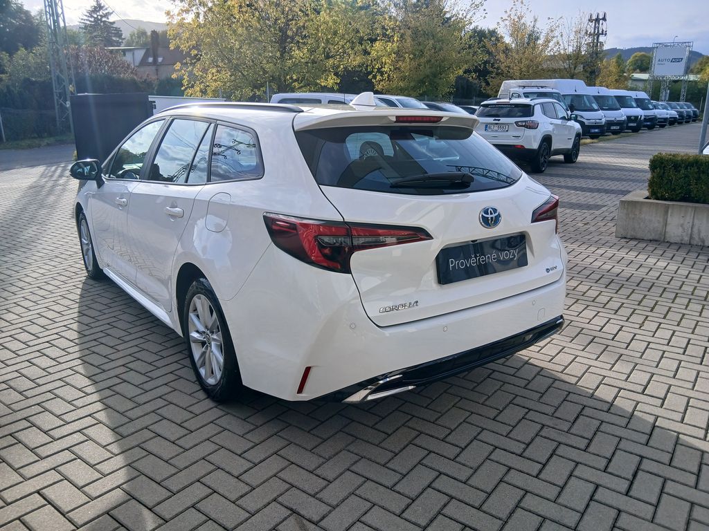 toyota-corolla-1-8-hybrid-comfort-tech-ts - 2