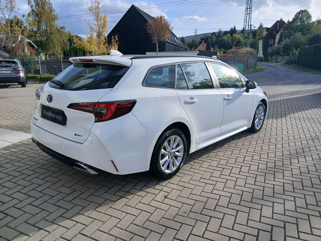 toyota-corolla-1-8-hybrid-comfort-tech-ts - 4