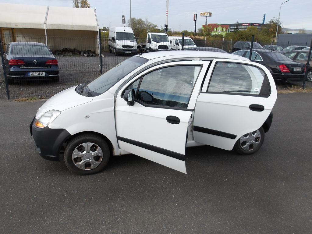 chevrolet-spark-0-8-i-387kw-najeto-46-000km-cr - 9