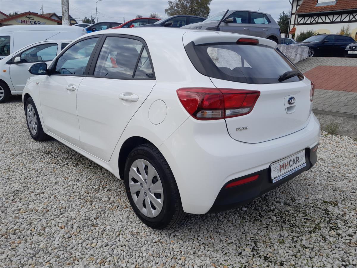 kia-rio-1-2i-61kw - 4