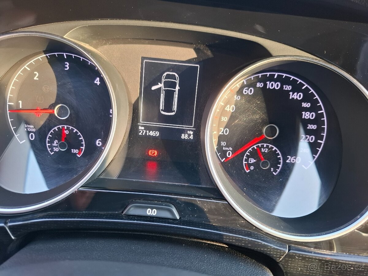 volkswagen-touran-2-0-tdi-highline-2017-acc-nav - 1