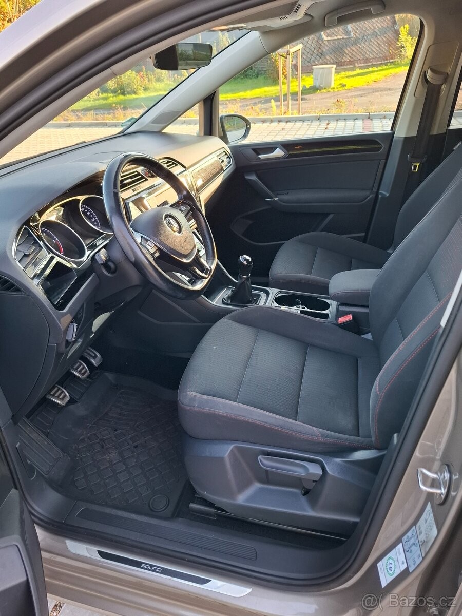 volkswagen-touran-2-0-tdi-highline-2017-acc-nav - 6