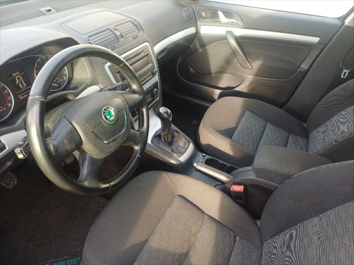 skoda-octavia-2-0-tdi-kombi - 5