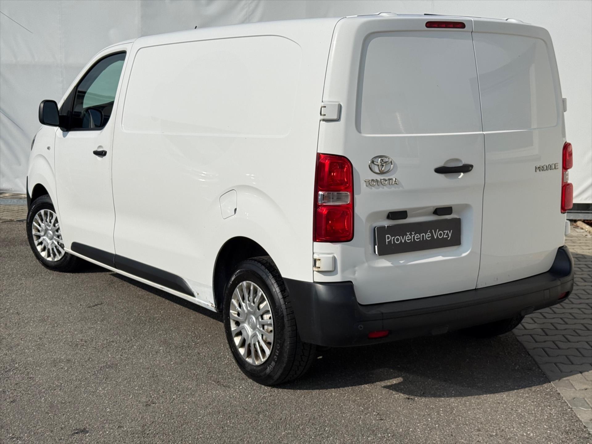 toyota-proace-2-0-active-l1-4d-panel - 3