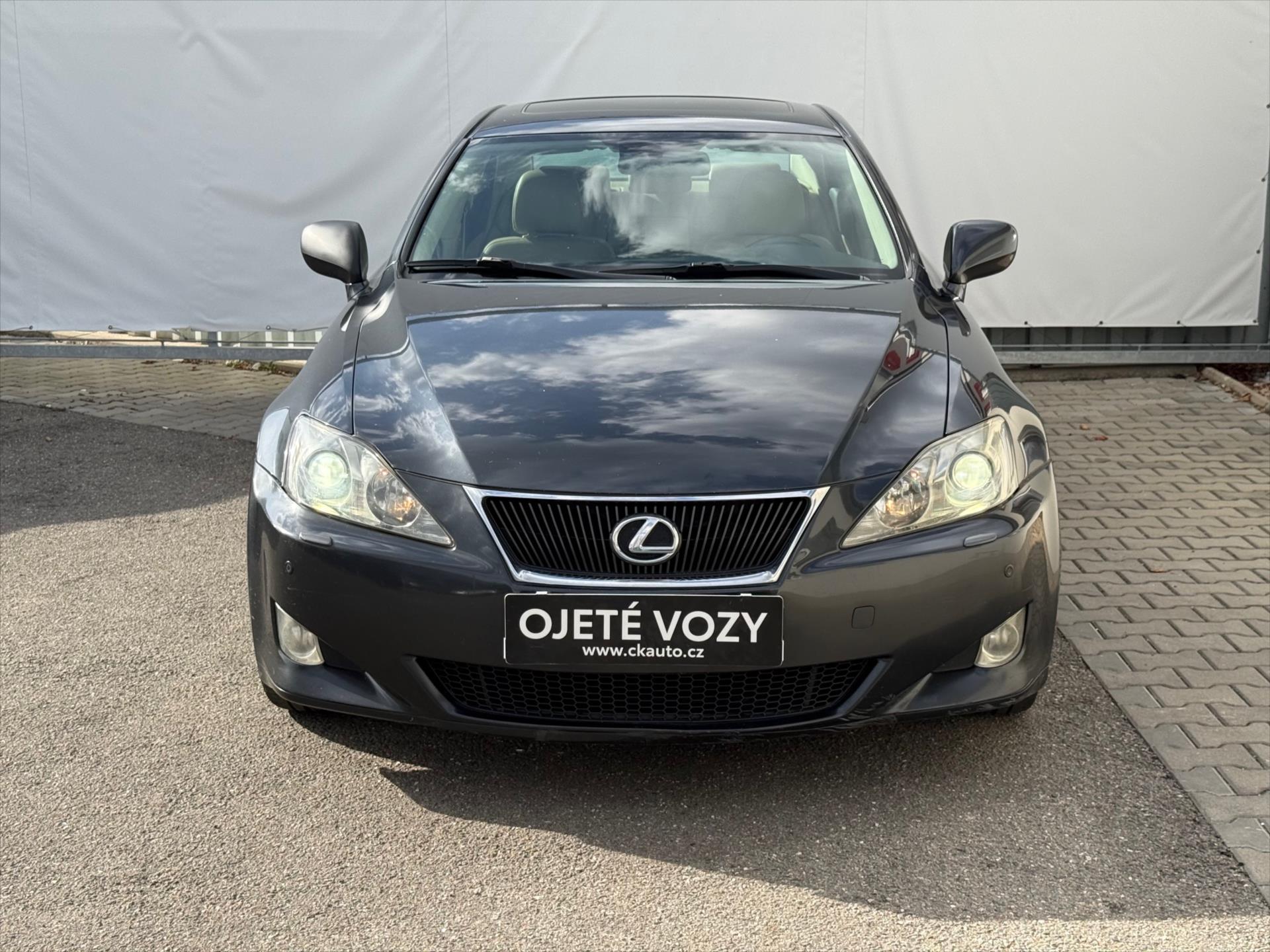 lexus-is-220d-2-2 - 1