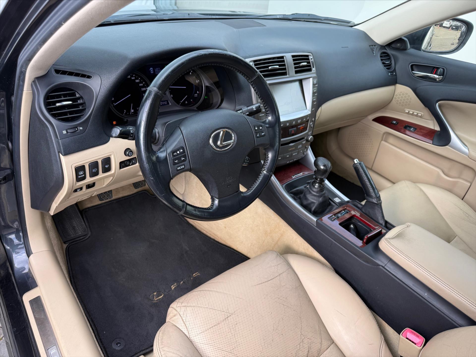 lexus-is-220d-2-2 - 5