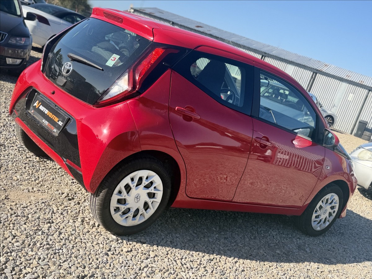 toyota-aygo-1-0-i-53kw-klima-33-000km - 3