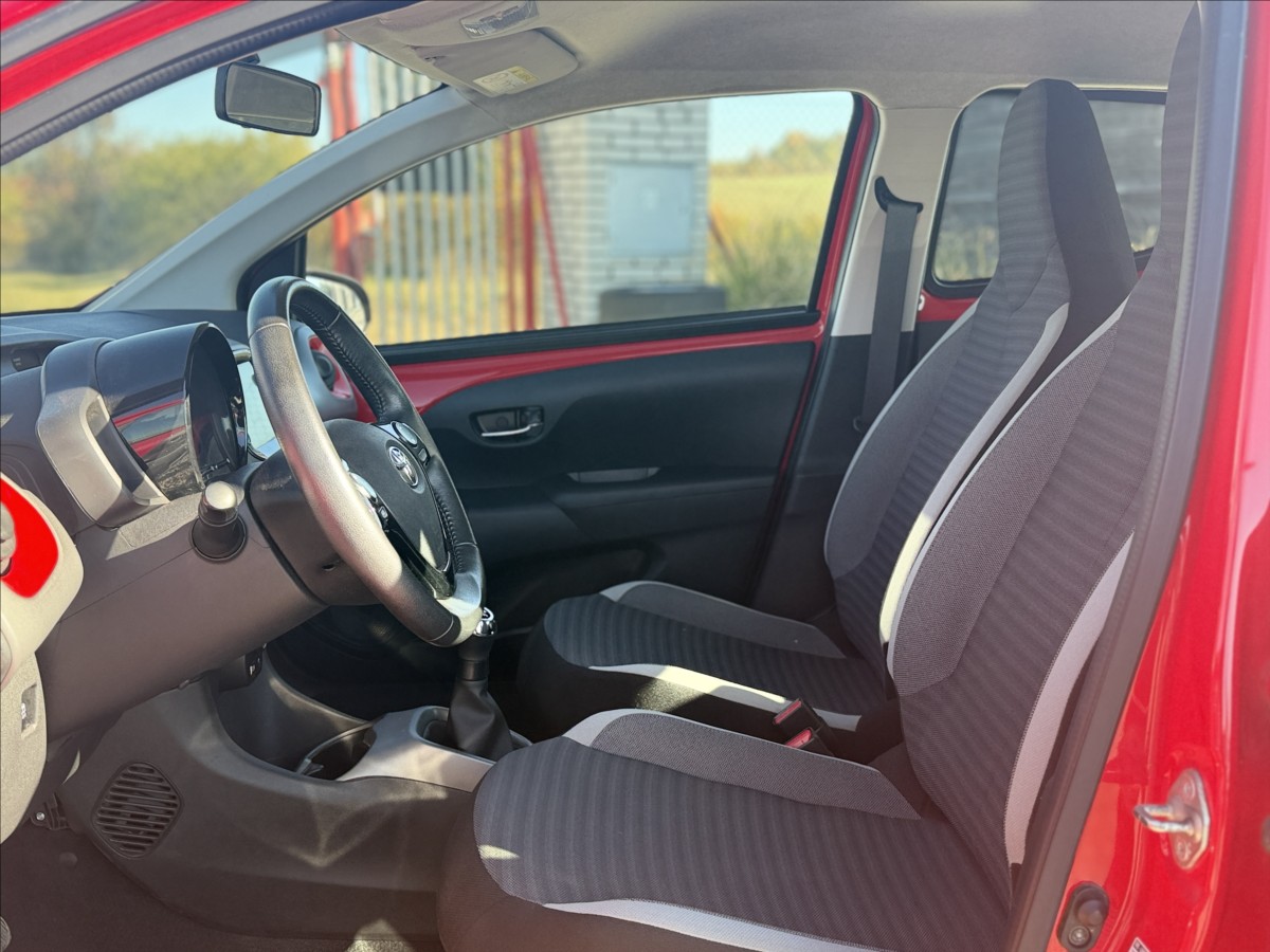 toyota-aygo-1-0-i-53kw-klima-33-000km - 7