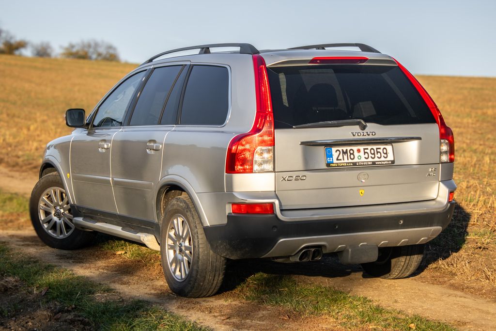 volvo-xc90-dvd-nezavisle-topeni-tazne - 6