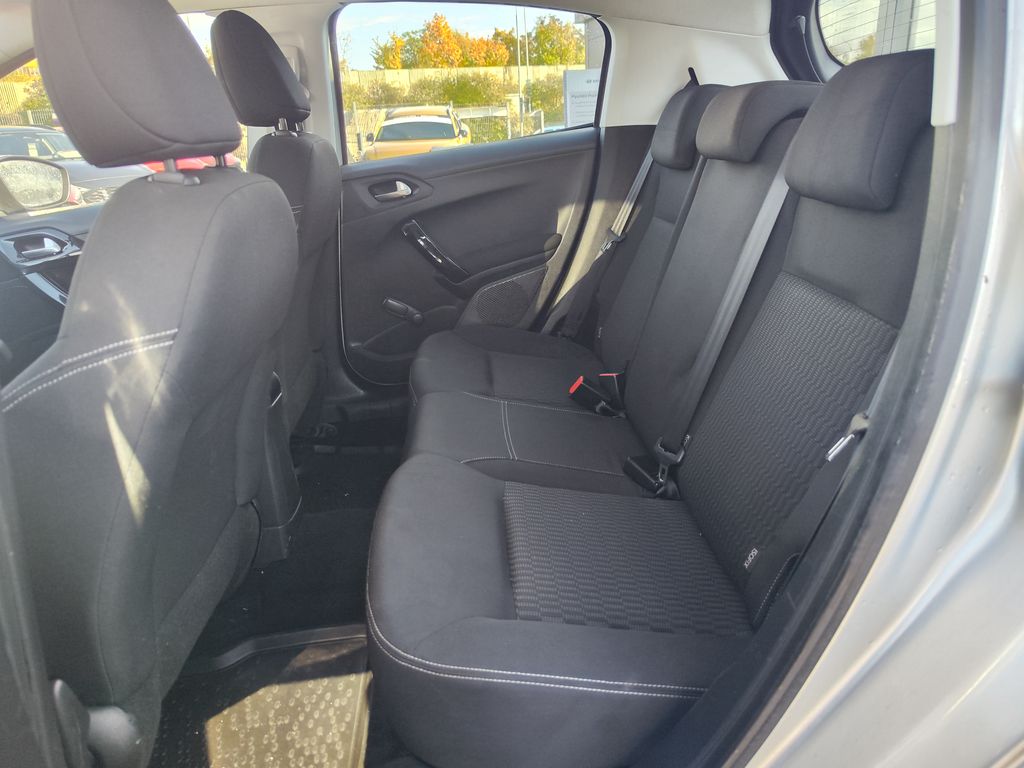 peugeot-208-1-2-puretech-60kw-active - 8