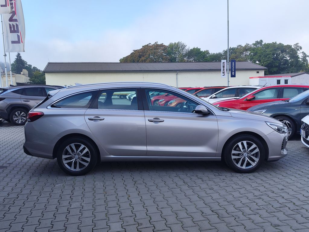hyundai-i30-1-4-t-gdi-103kw-style-dct - 3