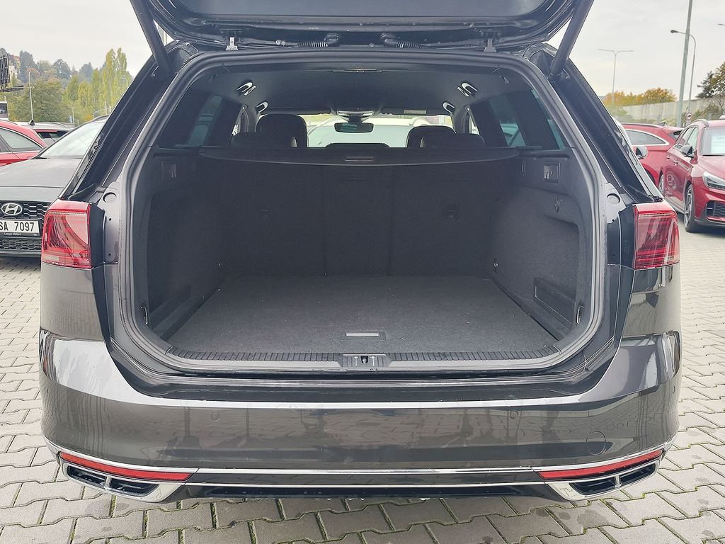 volkswagen-passat-2-0-tdi-140kw-r-line-dsg - 8