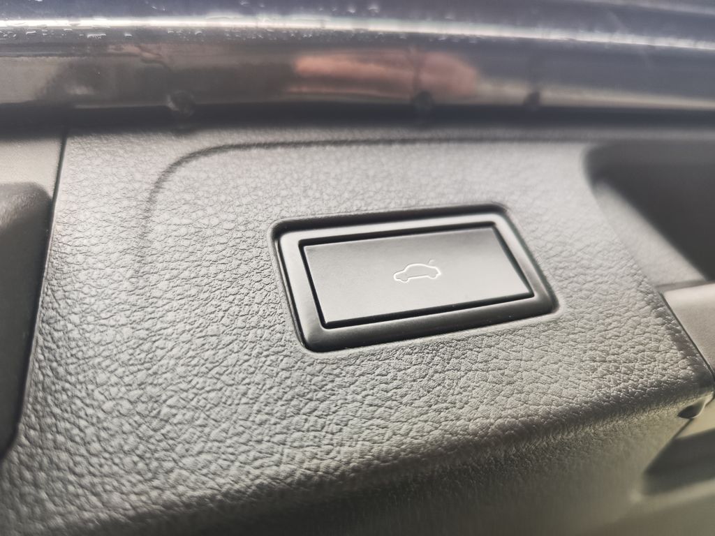 volkswagen-passat-2-0-tdi-140kw-r-line-dsg - 9