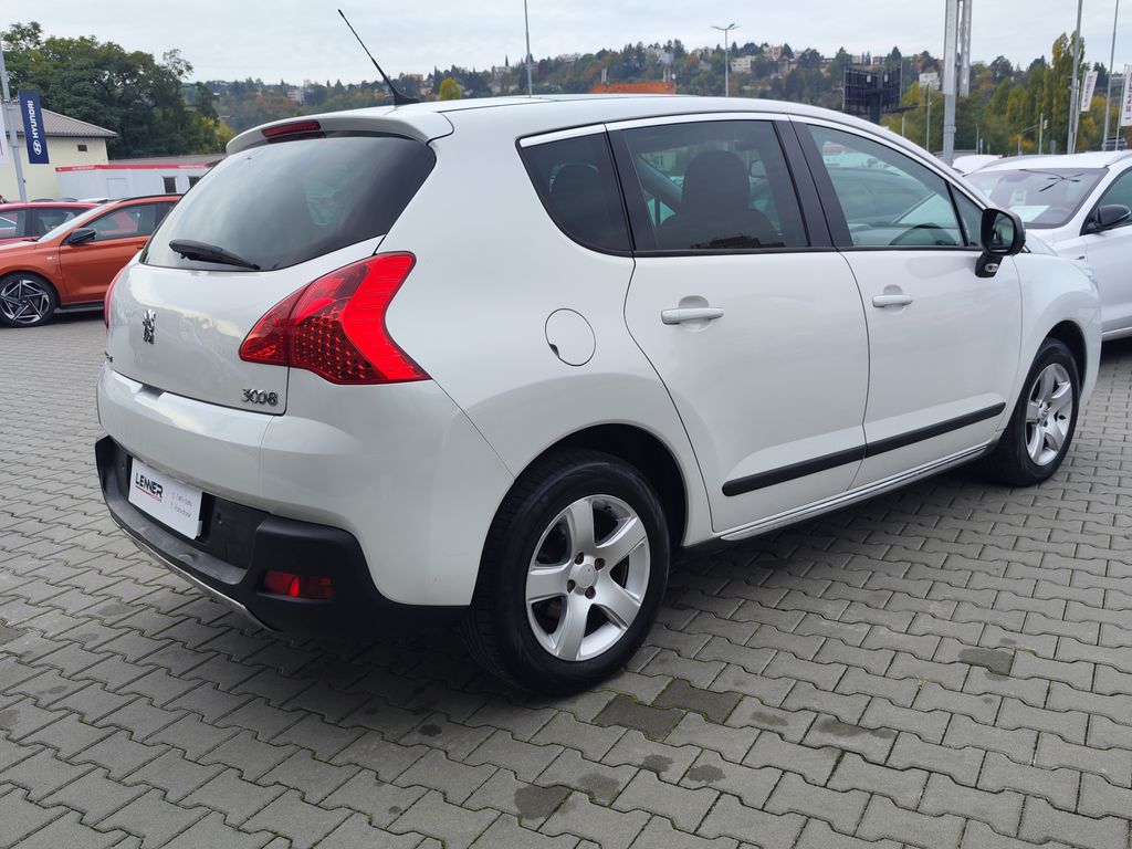 peugeot-3008-2-0-hdi-110kw-premium - 4
