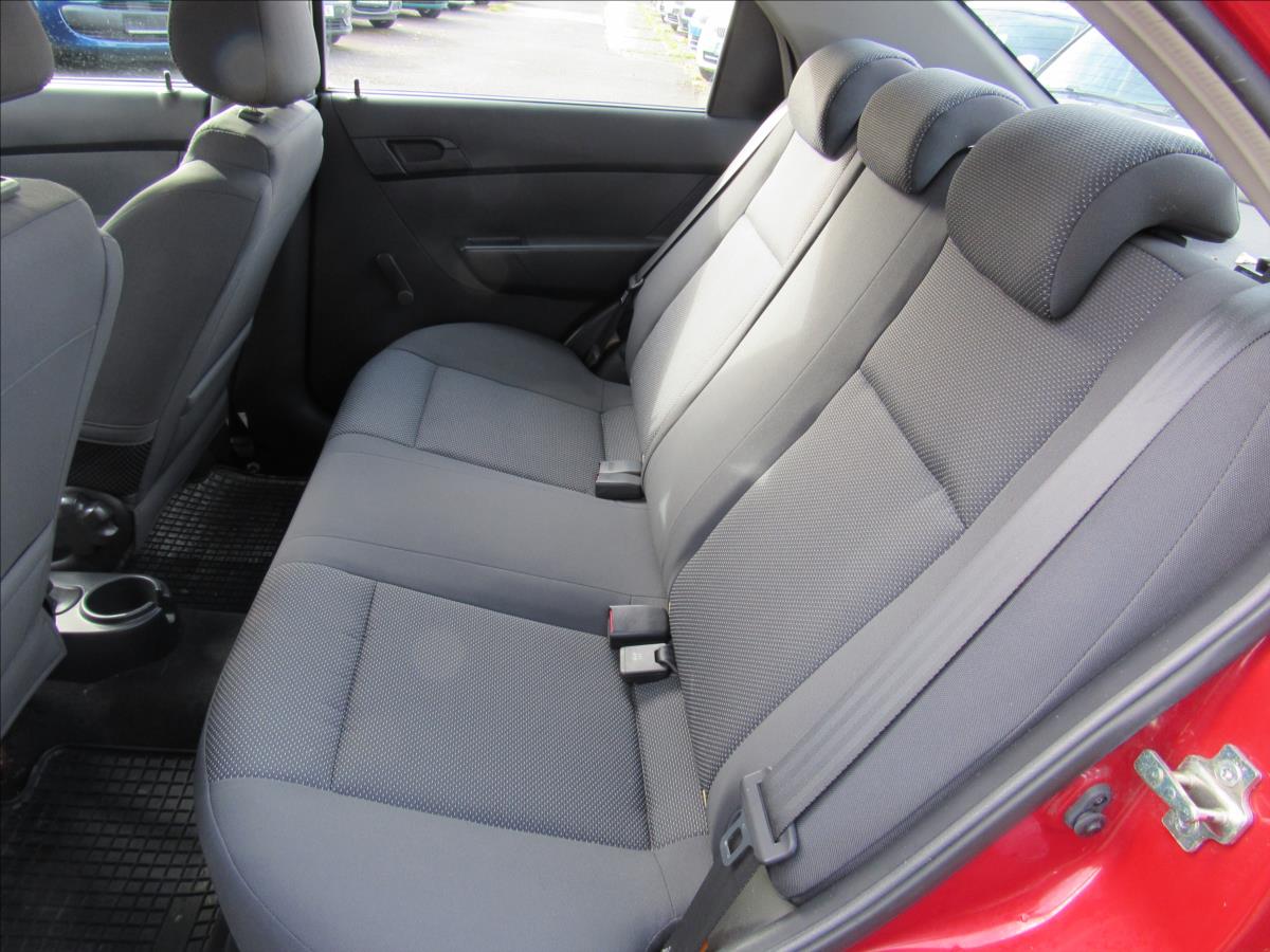 chevrolet-aveo-1-2-i-53kw-sedan-1-majitel - 9