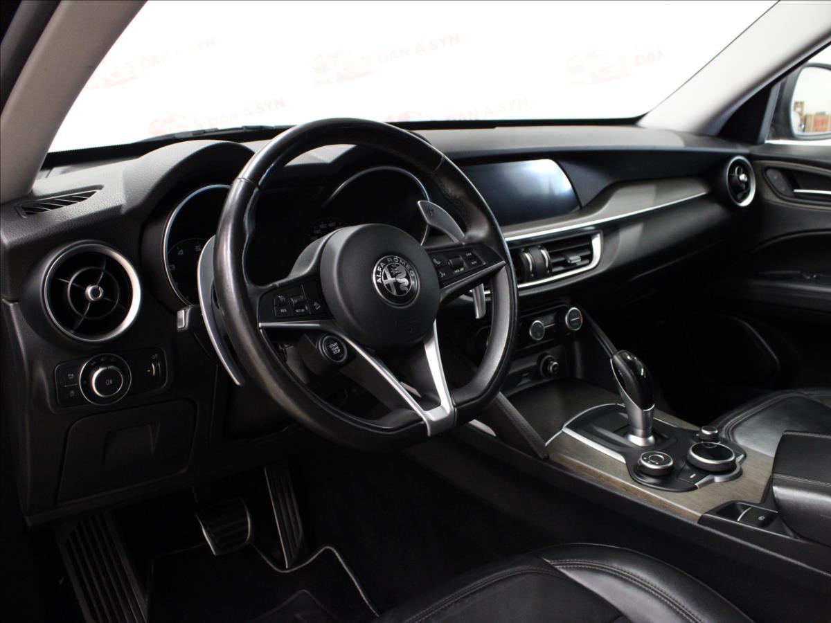 alfa-romeo-stelvio-2-0-tbi-280k-q4-kuze-led - 9