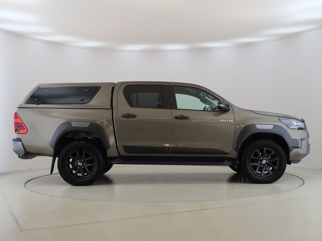 toyota-hilux-2-8d-invincible-4x4-cz-1maj - 3
