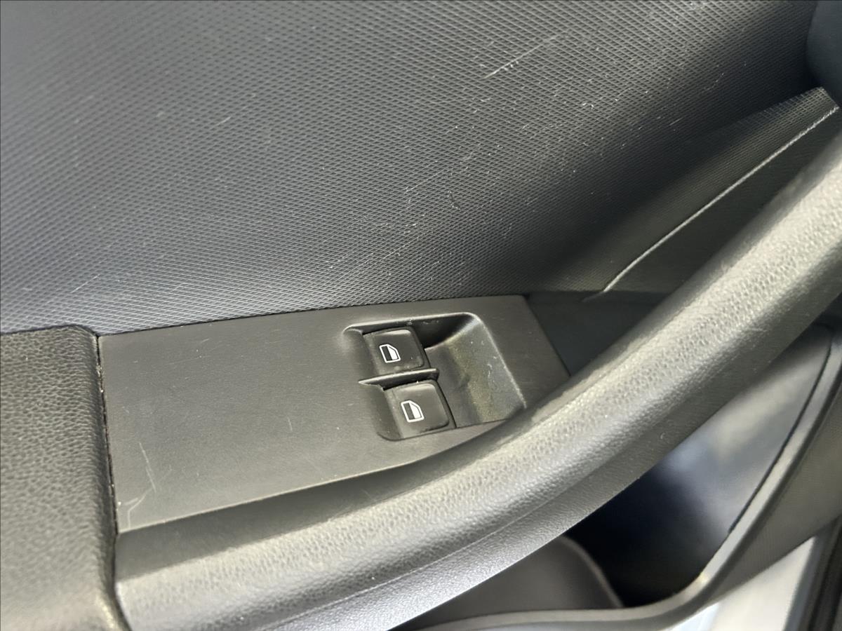 skoda-rapid-1-2-tsi-63kw-serviska-2-maj-cr - 6
