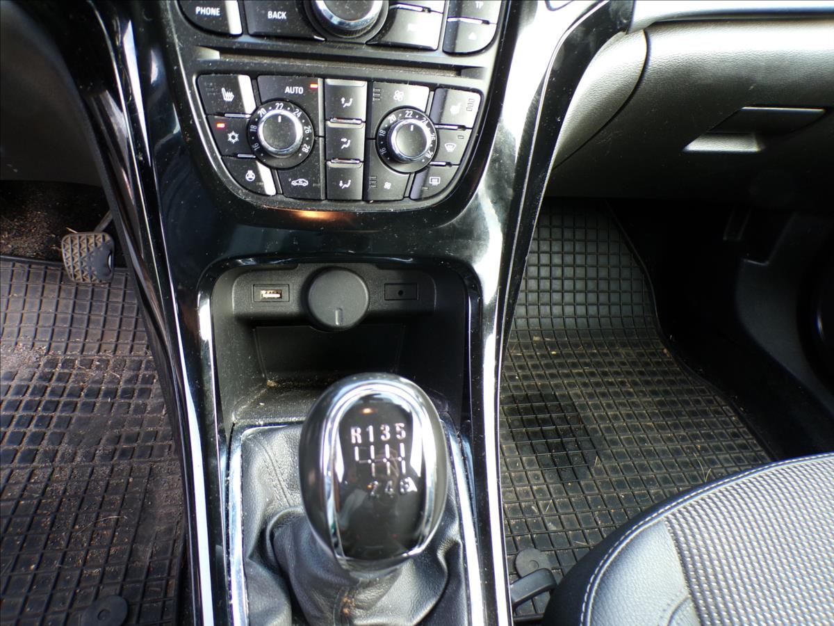 opel-astra-1-6-cdti - 9