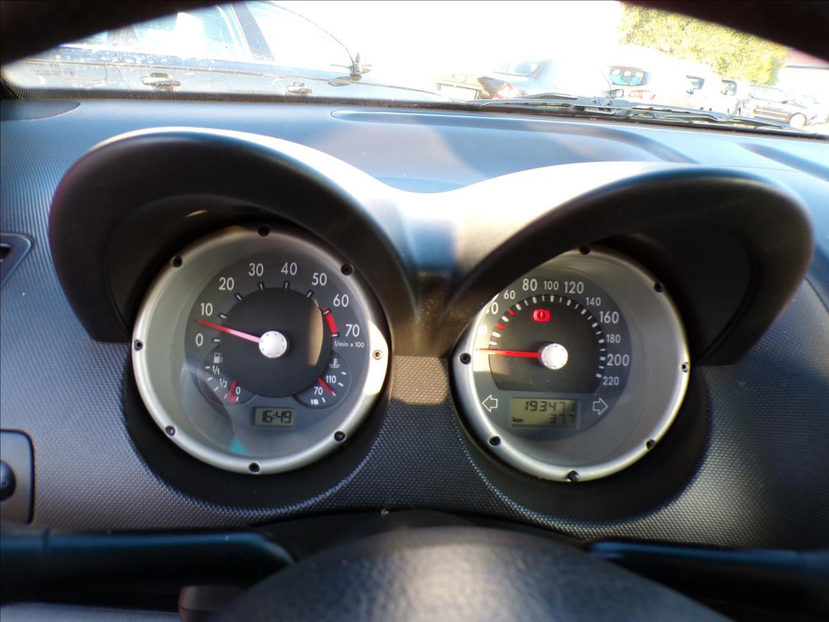 volkswagen-lupo-1-4-i-posilovac-rizeni - 6