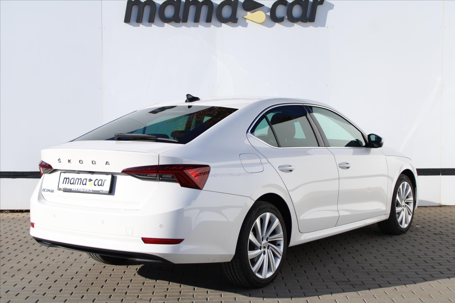 skoda-octavia-2-0tdi-style-dph-1-maj-cr - 2