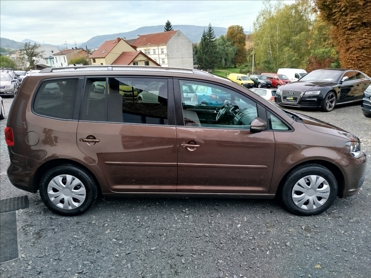 volkswagen-touran-1-6-tdi-77kw-jen-149tis-km - 6