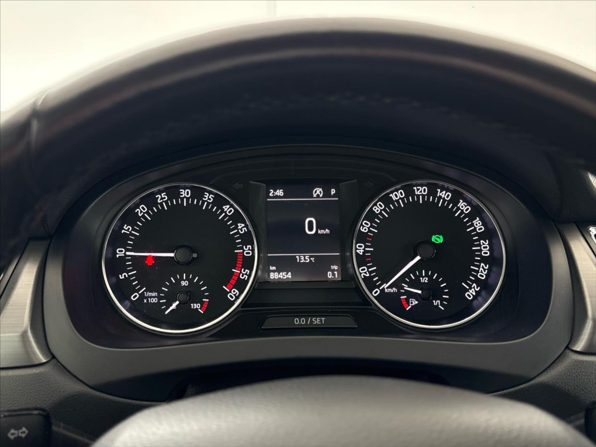 skoda-rapid-1-4-tdi-style-7dsg - 8